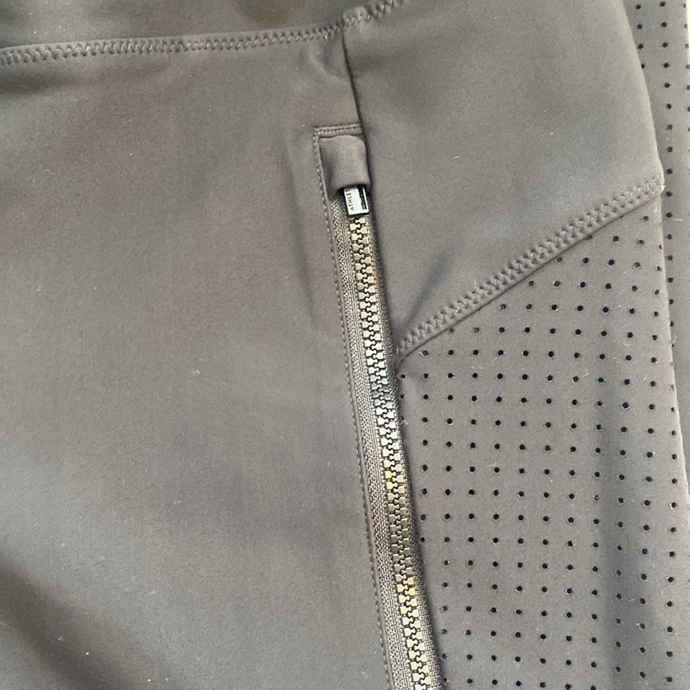 Athleta Stellar Crop Pant in Black Size small - Picture 5 of 6
